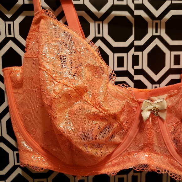Victoria's Secret | BBV Unlined Lace Demi 36DDD - Picture 3 of 9
